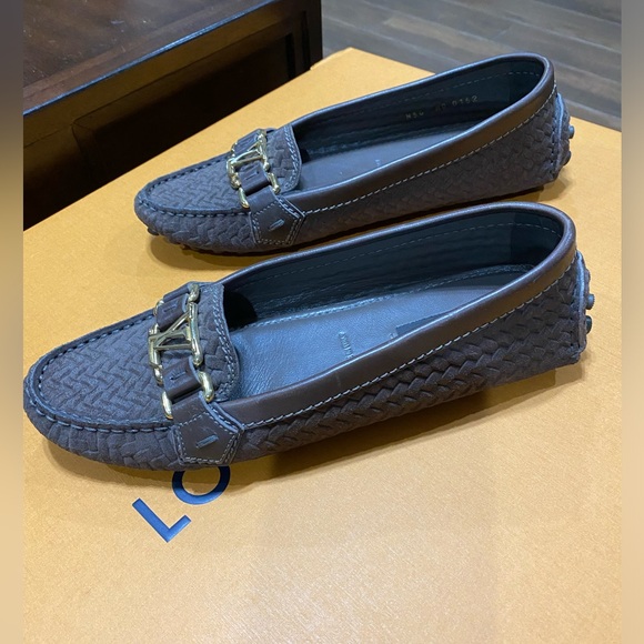 Louis Vuitton Unisex Loafers - Picture 5 of 6